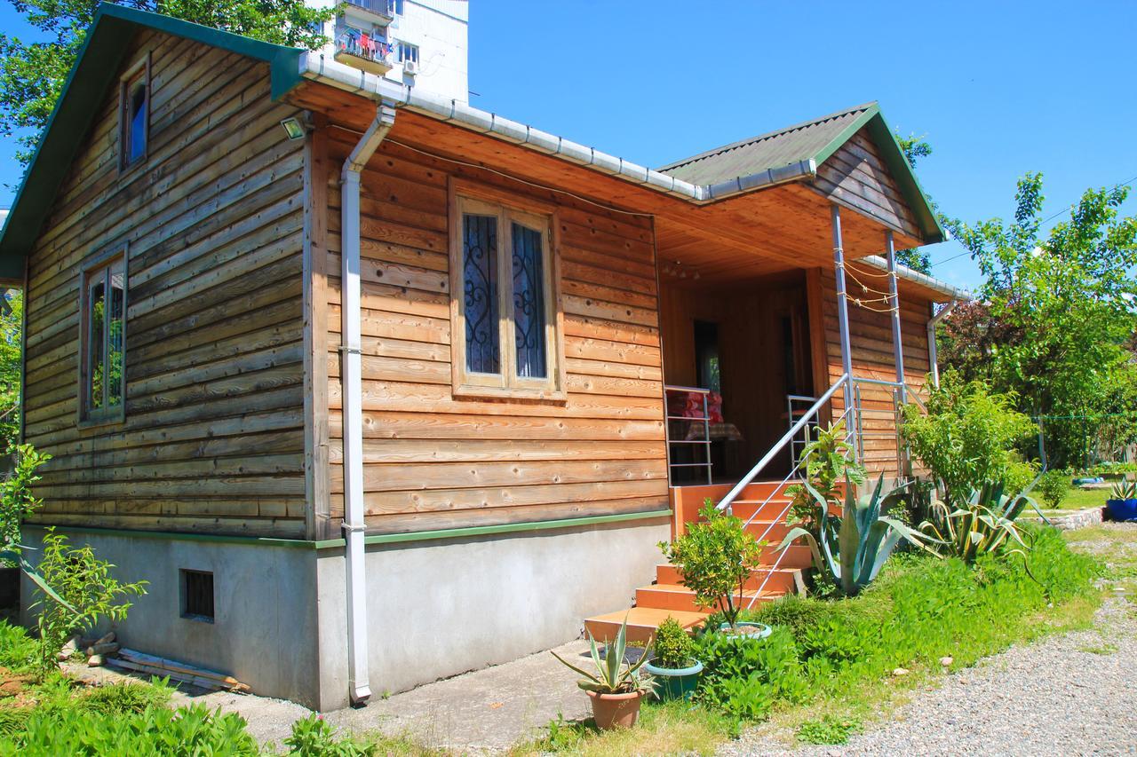 Wooden Cottage Makhinjauri Eksteriør billede